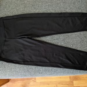 Women's black workout leggings